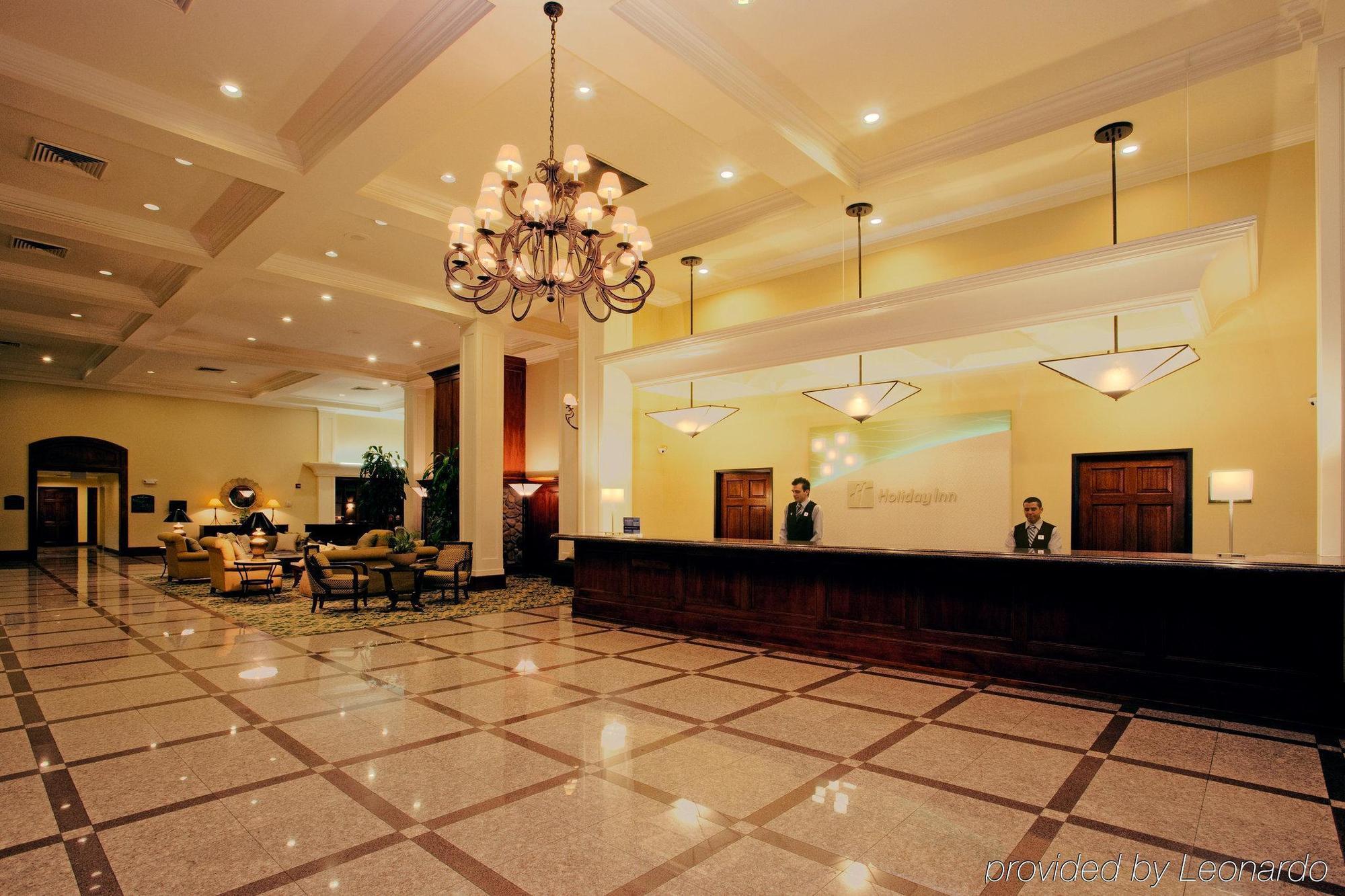 Wyndham Visalia Hotel Интериор снимка