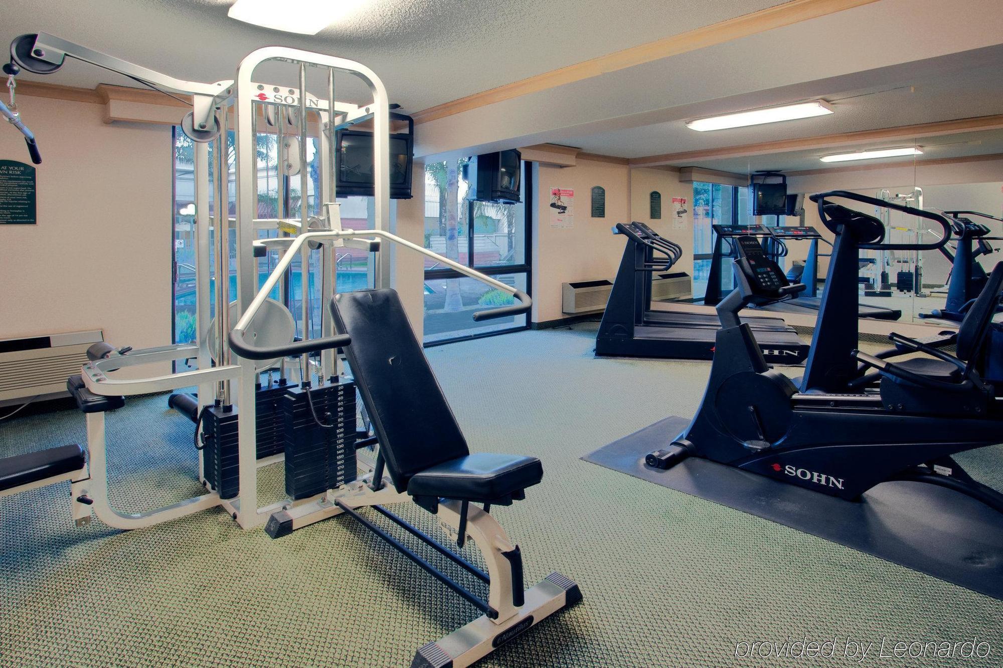 Wyndham Visalia Hotel Съоръжения снимка