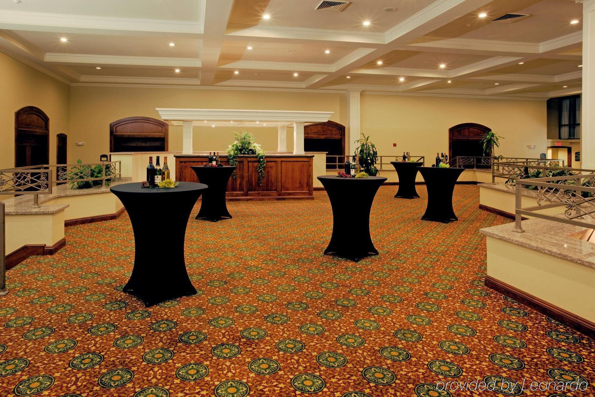 Wyndham Visalia Hotel Съоръжения снимка