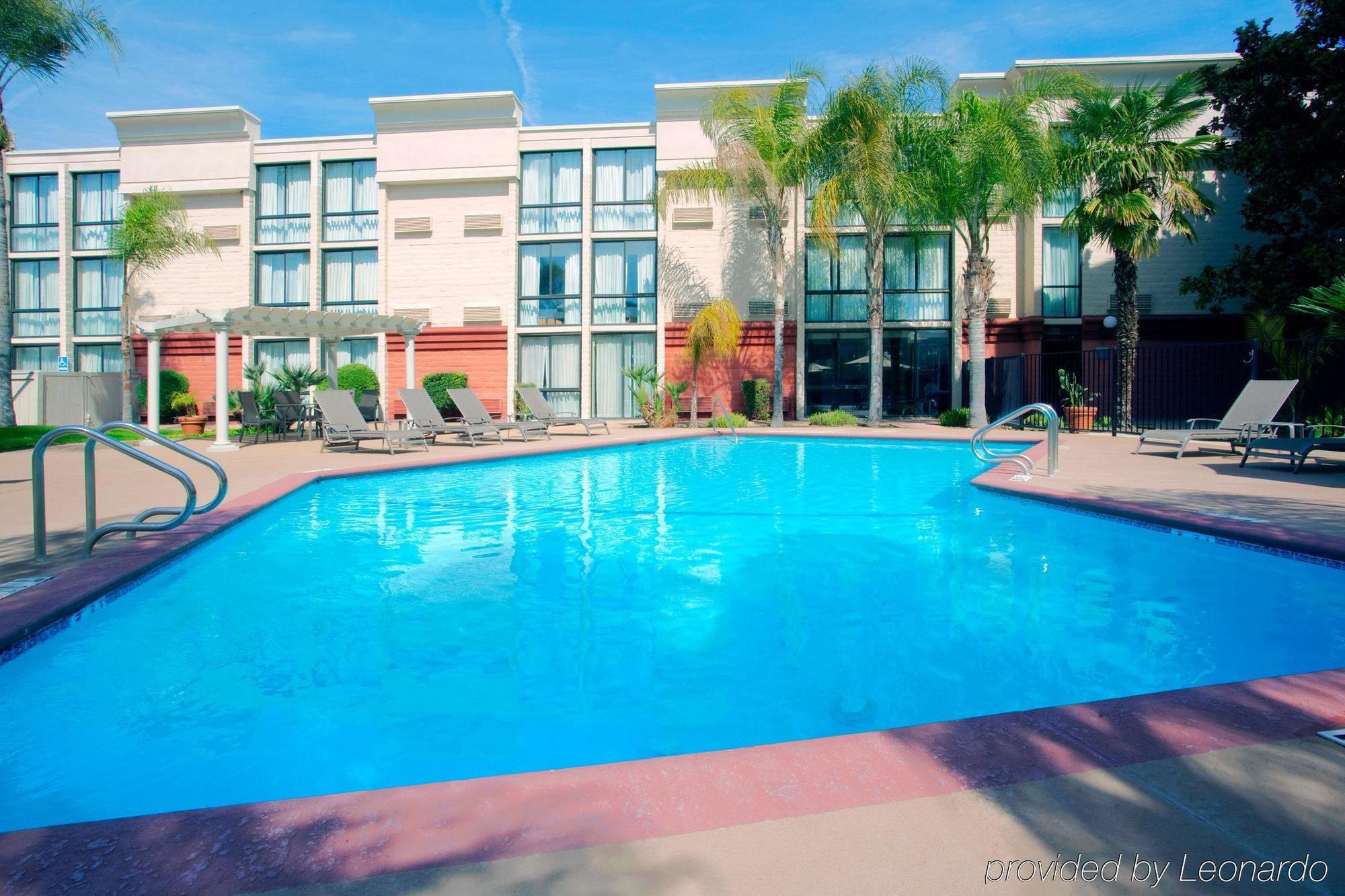 Wyndham Visalia Hotel Съоръжения снимка