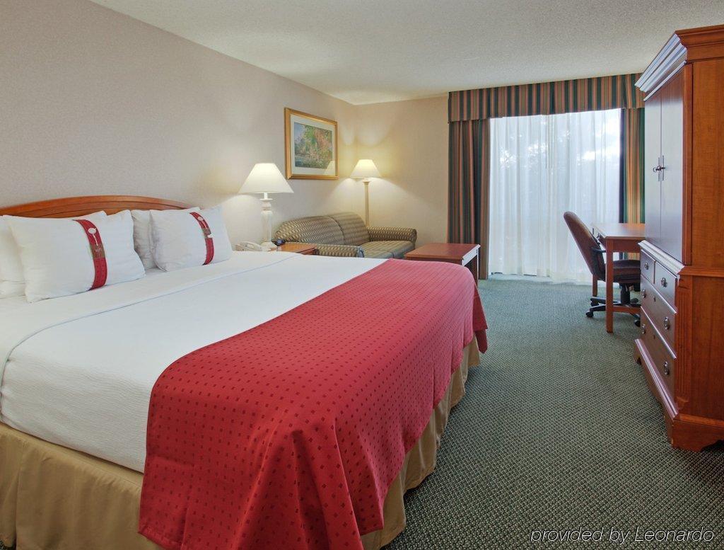 Wyndham Visalia Hotel Стая снимка